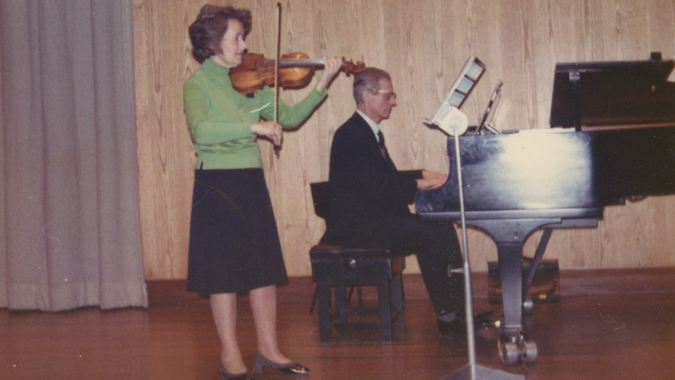 Peter Gellhorn 1973 Purcell Room with Maria Lidka credit Gellhorn family archive